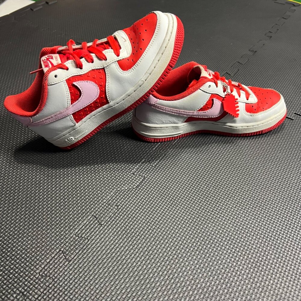 Nike Air Force 1 Low Perfect Pair Sneakers Youth Size 5.5Y With Heart Tag - Picture 2 of 5